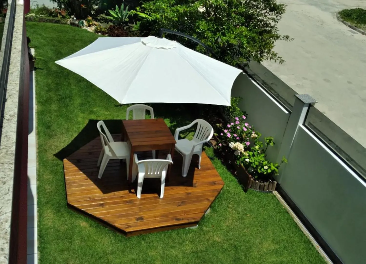 בית נופש הוילה בומבינאס Residencial Susy
