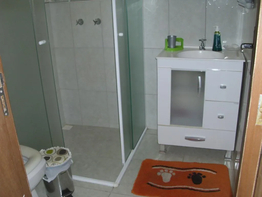 בית נופש הוילה בומבינאס Residencial Susy